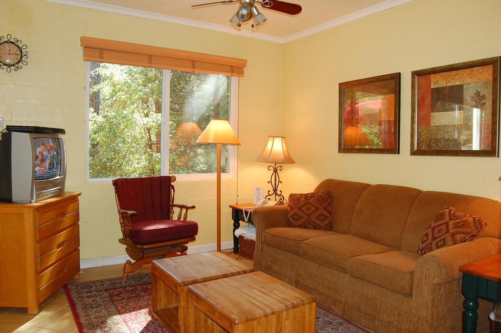 65 Sparrows Nest Wawona Exterior photo